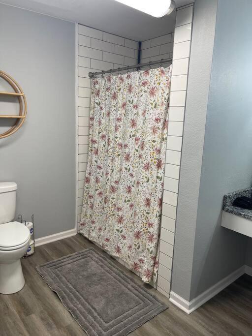The Bernice - 2 Bedroom Apt In Quilt Town, Usa Hamilton Εξωτερικό φωτογραφία